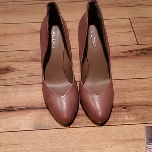 Also shoes in great condition